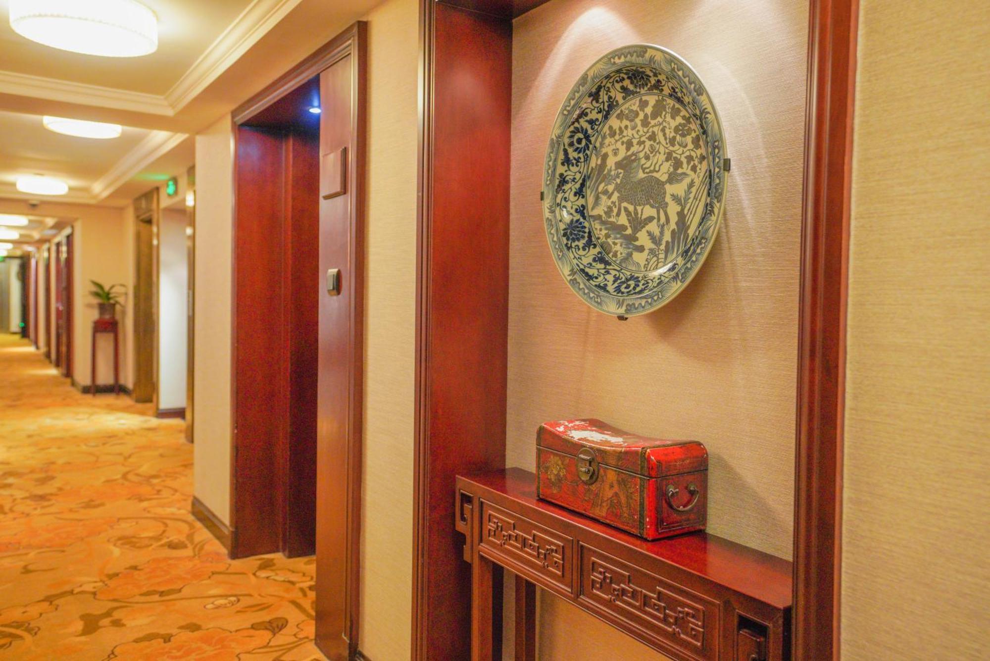Broadway Mansions Hotel - On The Bund Shanghai Extérieur photo
